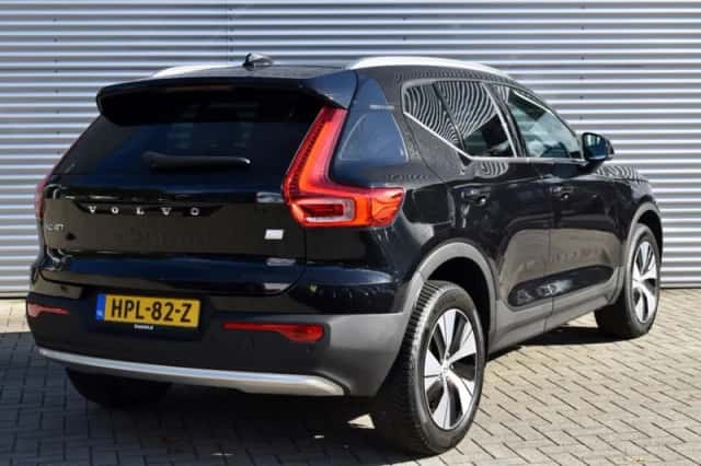 Volvo XC40 (2023) thumbnail 3