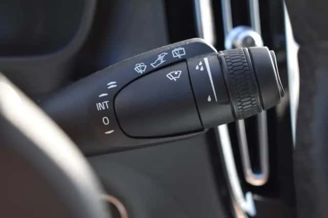 Volvo XC40 (2023) thumbnail 25