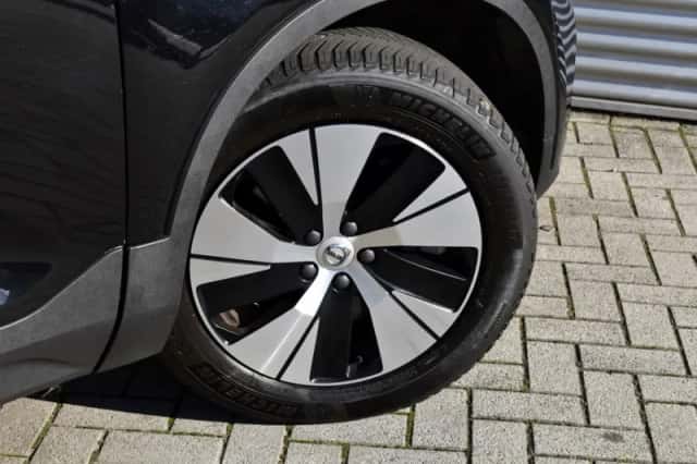 Volvo XC40 (2023) thumbnail 4