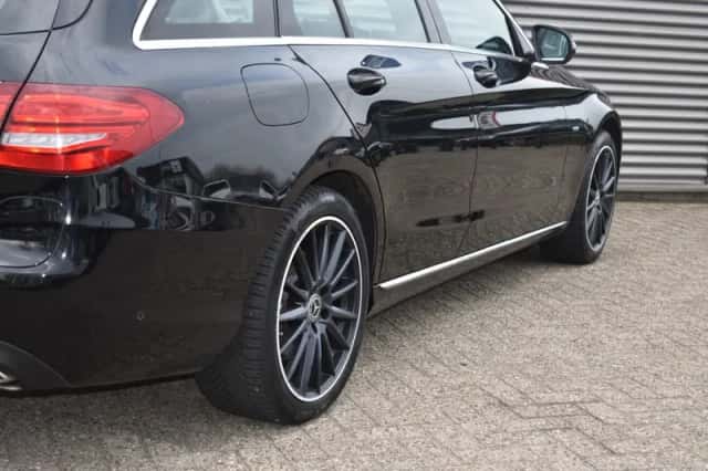Mercedes-Benz C-Klasse (2017) thumbnail 4