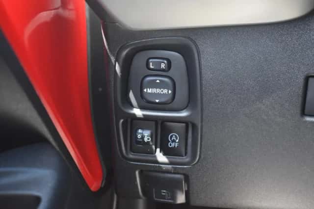 Toyota Aygo (2015) thumbnail 21
