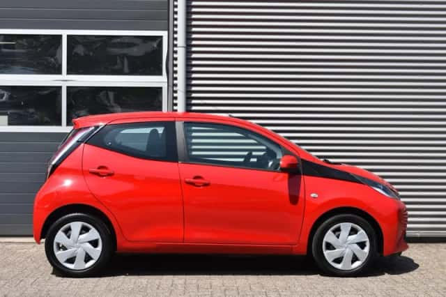Toyota Aygo (2015) thumbnail 4