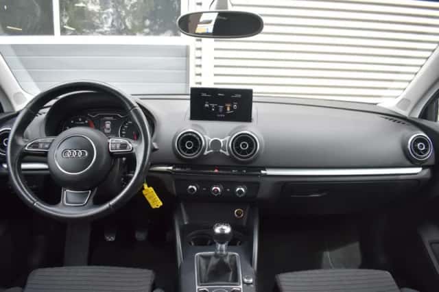 Audi A3 (2014) thumbnail 23