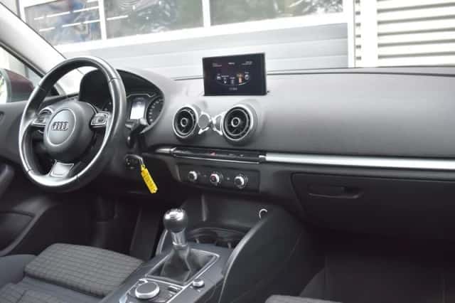 Audi A3 (2014) thumbnail 37