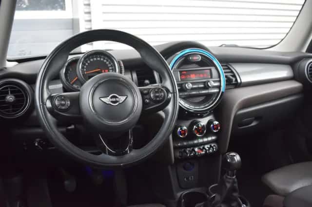 MINI Cooper (2016) thumbnail 16