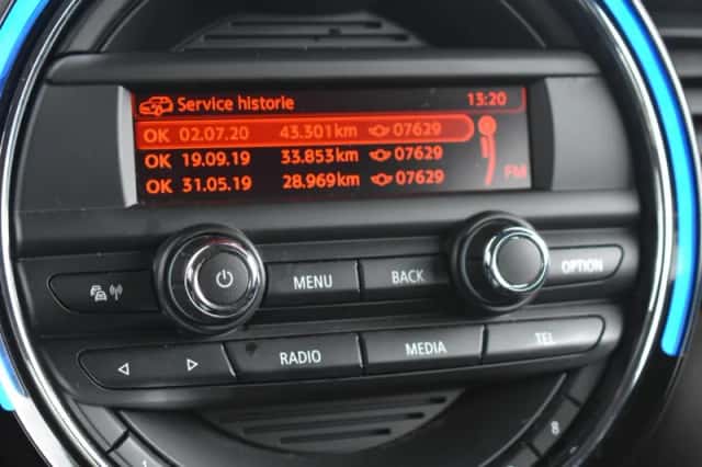 MINI Cooper (2016) thumbnail 35