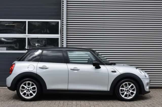 MINI Cooper (2016) thumbnail 7