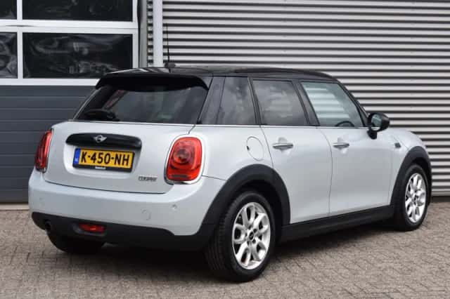MINI Cooper (2016) thumbnail 8