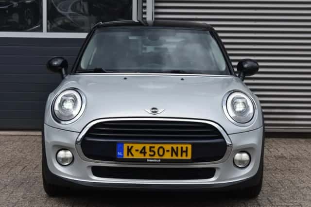 MINI Cooper (2016) thumbnail 6