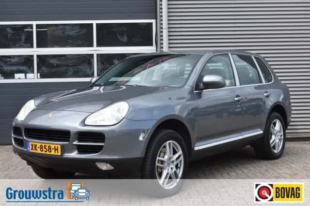 Porsche Cayenne (2003) thumbnail 1