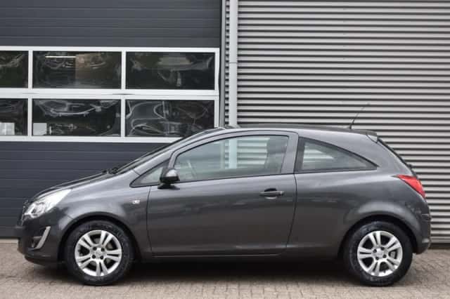 Opel Corsa (2012) thumbnail 2