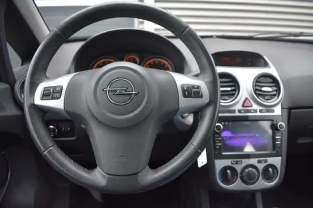 Opel Corsa (2012) thumbnail 17