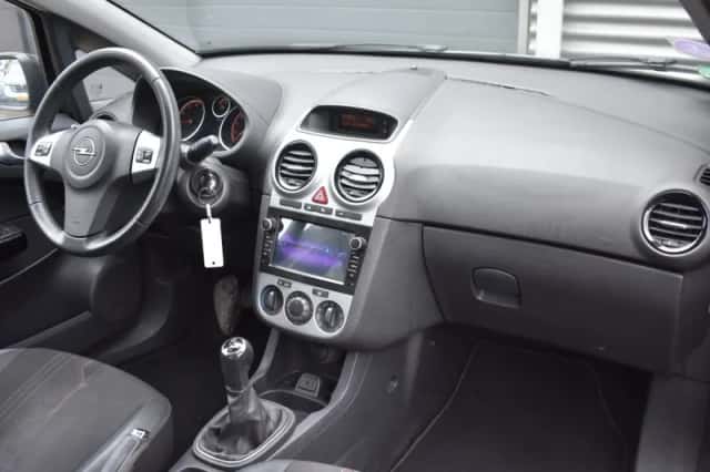 Opel Corsa (2012) thumbnail 36