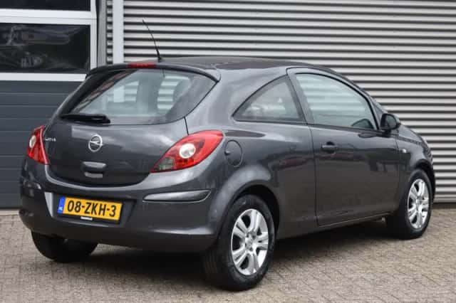 Opel Corsa (2012) thumbnail 7