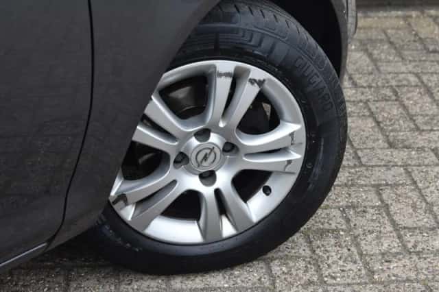 Opel Corsa (2012) thumbnail 8