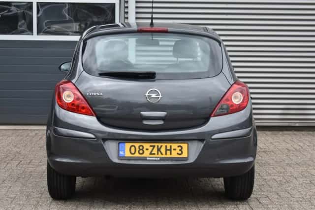 Opel Corsa (2012) thumbnail 9