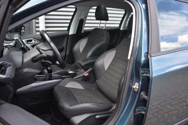 Peugeot 2008 (2016) thumbnail 4