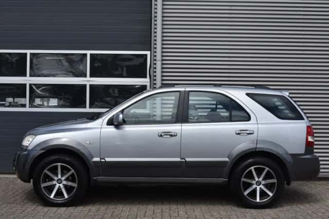 Kia Sorento (2006) thumbnail 2
