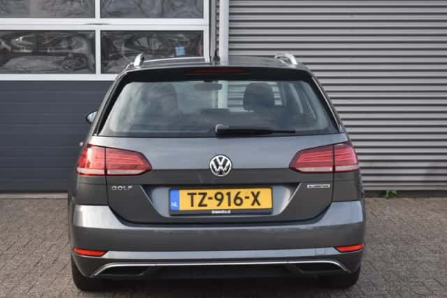 Volkswagen Golf (2018) thumbnail 5