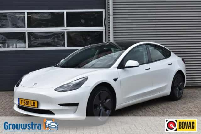 Tesla Model 3 (2023) thumbnail 1