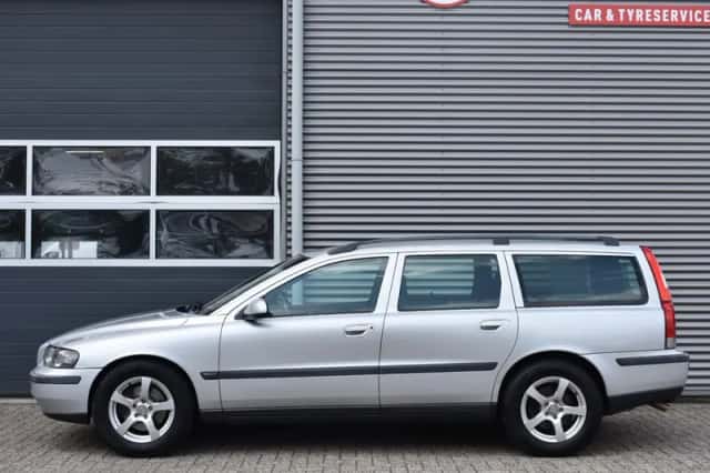 Volvo V70 (2002) thumbnail 2
