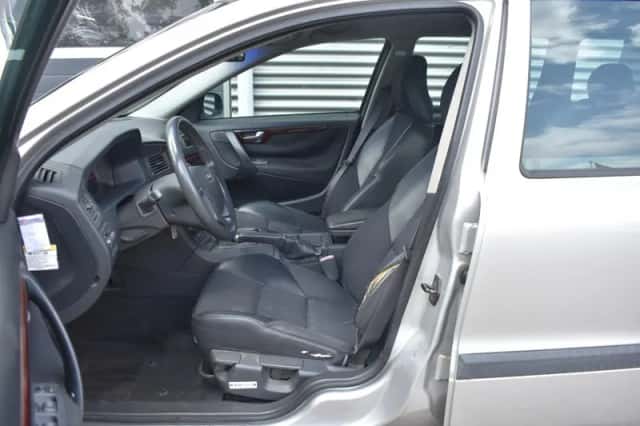 Volvo V70 (2002) thumbnail 3