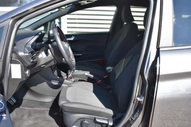 Ford Fiesta (2019) thumbnail 3