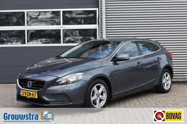 Volvo V40 (2013) thumbnail 1