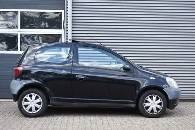 Toyota Yaris (1999) thumbnail 5