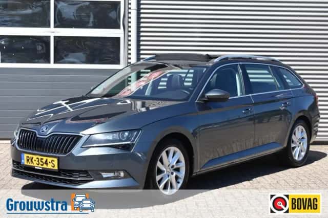 Škoda Superb (2018) thumbnail 1