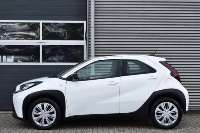 Toyota Aygo X (2022) thumbnail 2