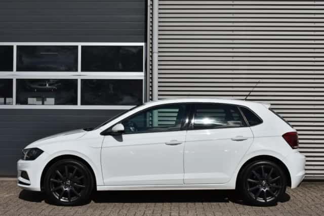 Volkswagen Polo (2019) thumbnail 2