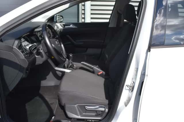 Volkswagen Polo (2019) thumbnail 3