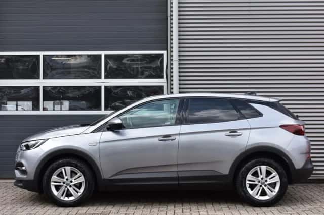 Opel Grandland X (2018) thumbnail 2