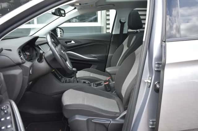 Opel Grandland X (2018) thumbnail 3