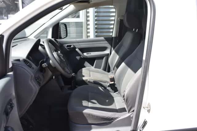 Volkswagen Caddy (2014) thumbnail 3
