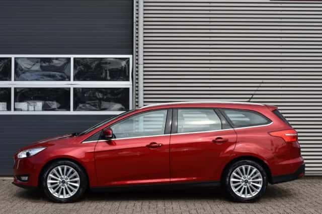 Ford Focus (2016) thumbnail 2