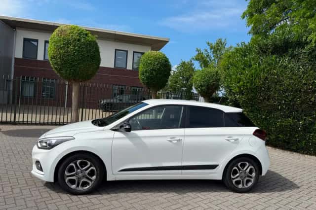 Hyundai i20 (2021) thumbnail 2