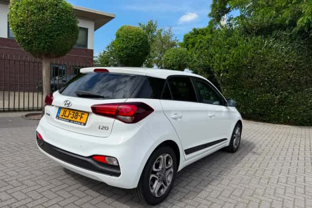 Hyundai i20 (2021) thumbnail 4