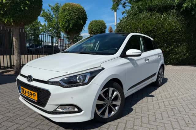 Hyundai i20 (2015) thumbnail 1