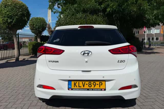 Hyundai i20 (2015) thumbnail 5