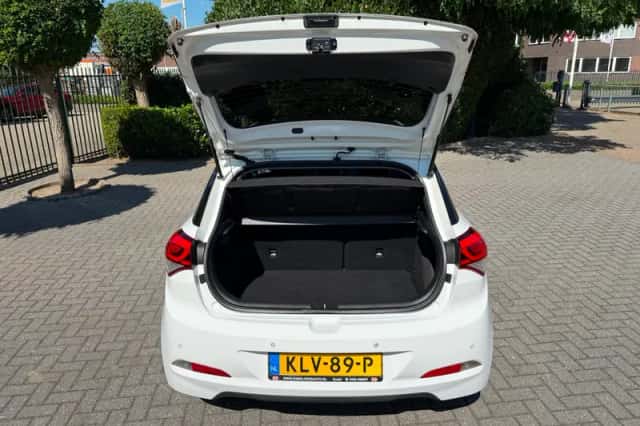 Hyundai i20 (2015) thumbnail 6