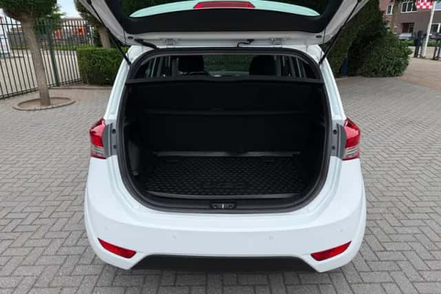 Hyundai ix20 (2016) thumbnail 6