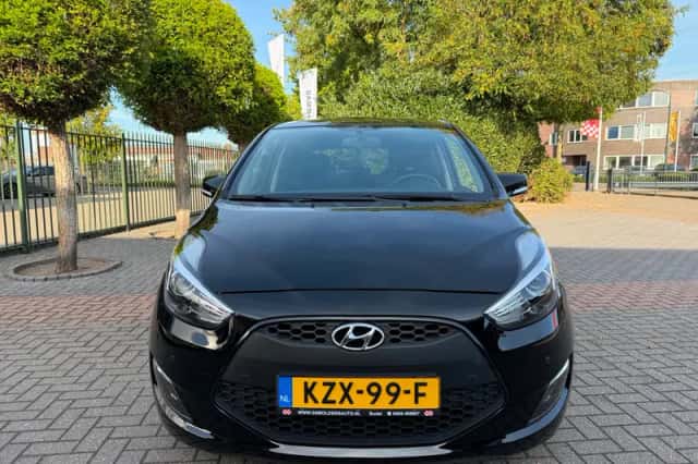 Hyundai ix20 (2017) thumbnail 2