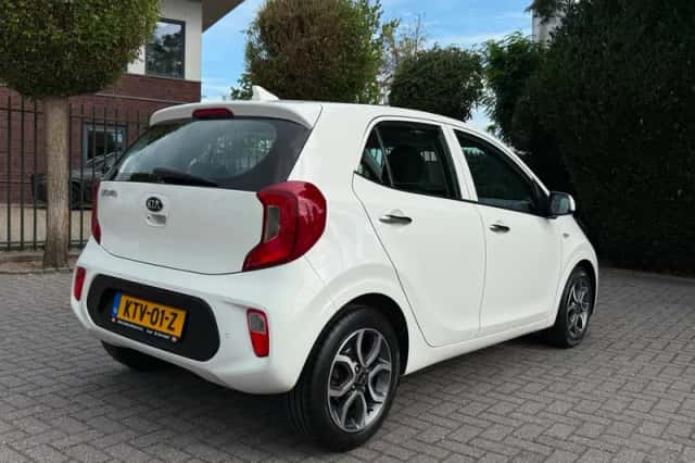 Kia Picanto (2021) thumbnail 3