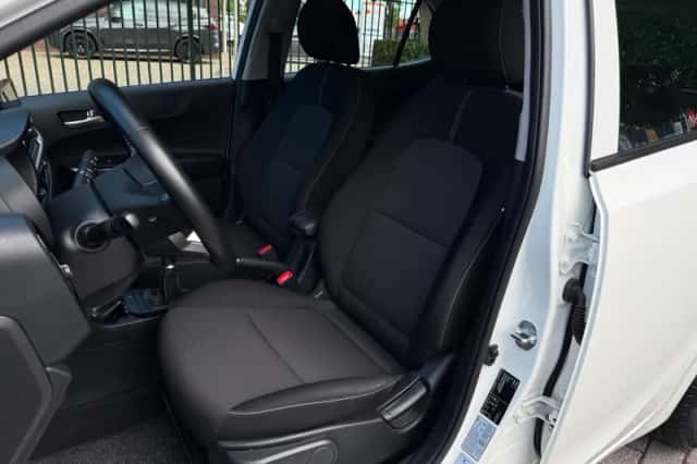 Kia Picanto (2021) thumbnail 6