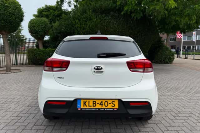 Kia Rio (2019) thumbnail 5
