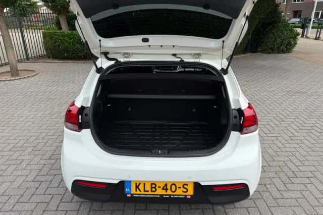 Kia Rio (2019) thumbnail 6