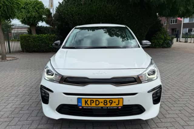 Kia Rio (2022) thumbnail 2