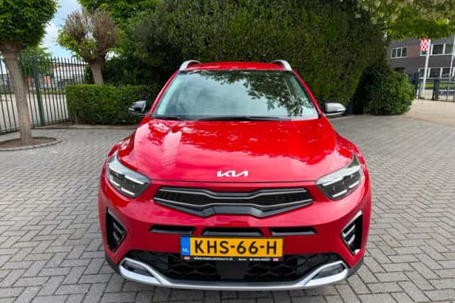 Kia Stonic (2022) thumbnail 2